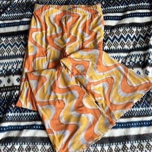 🌸5/25 NWT Boho Flare Pants Mesh Lined Sz Small (pls read)
